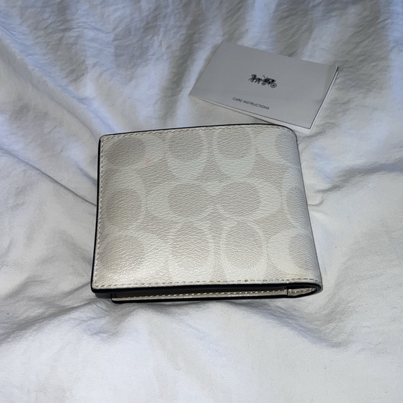 COACH 3-in-1 Wallet In Signature Canvas With Coach Patch - Picture 3 of 8